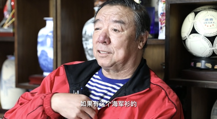 時(shí)代印記·幸福瞬間|李國(guó)俊和5個(gè)同學(xué)一起穿?；晟?></div>
          <div   id=